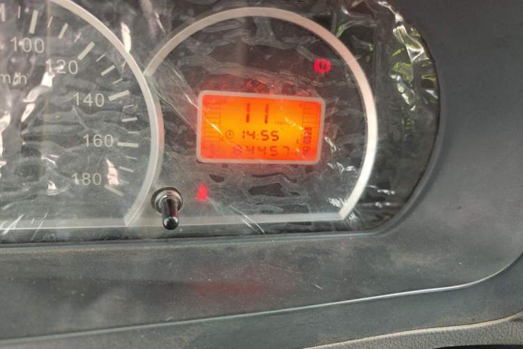 Used BAIC Weiwang 306 2013 1.2L Value Edition Basic 7-Seater A12 China IV Standard Odometer Close Up