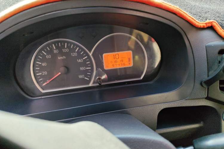 Used BAIC Weiwang 306 2013 1.2L Value Edition Basic 7-Seater A12 China IV Standard Odometer Close Up