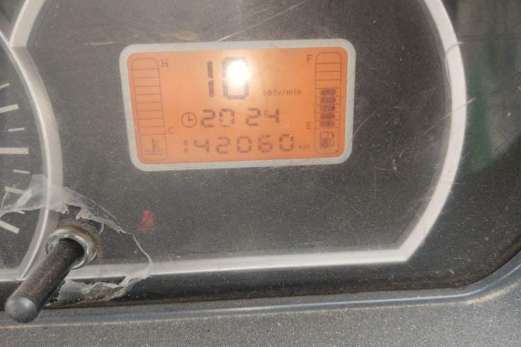 Used BAIC Weiwang 306 2013 1.2L Value Edition Basic 7-Seater A12 China IV Standard Odometer Close Up