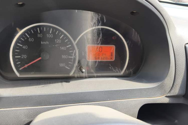 Used BAIC Weiwang 306 2013 1.2L Value Edition Basic CNG 7-seater A12 China IV Odometer Close Up