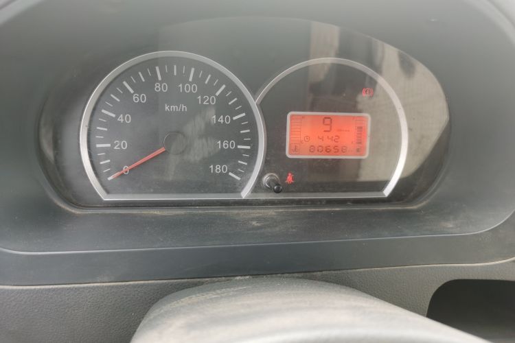 Used BAIC Weiwang 306 2013 1.2L Value Edition Basic 7-Seater A12 China IV Standard Odometer Close Up