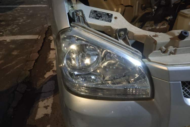 Used BAIC Weiwang 306 2013 1.2L Value Edition Basic 7-Seater A12 China IV Standard Right Front Headlight