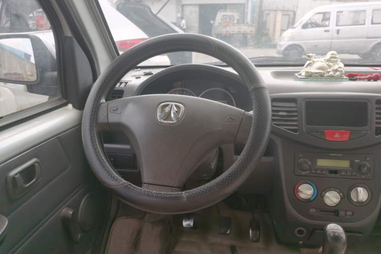 Used BAIC Weiwang 306 2013 1.2L Value Edition Basic 7-Seater A12 China IV Standard Steering Wheel