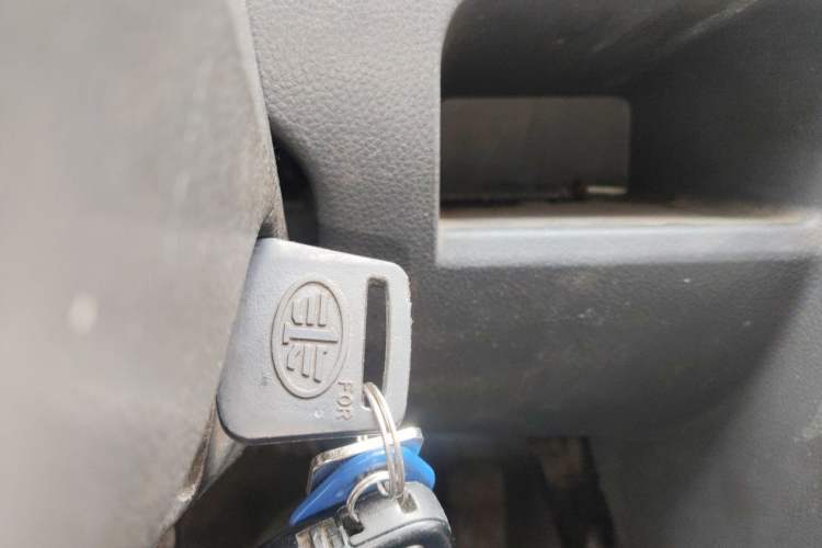 Used BAIC Weiwang 306 2013 1.2L Value Edition Basic 7-Seater A12 China IV Standard Vehicle Key