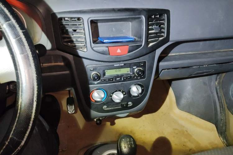 Used BAIC Weiwang 306 2013 1.2L Value Edition Basic 7-Seater A12 China IV Standard Audio And AC Panel