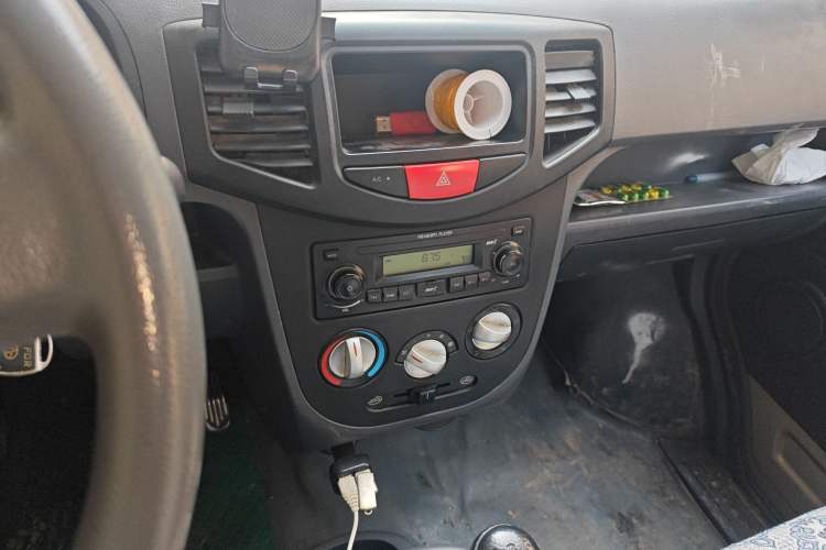 Used BAIC Weiwang 306 2013 1.2L Value Edition Basic 7-Seater A12 China IV Standard Audio And AC Panel