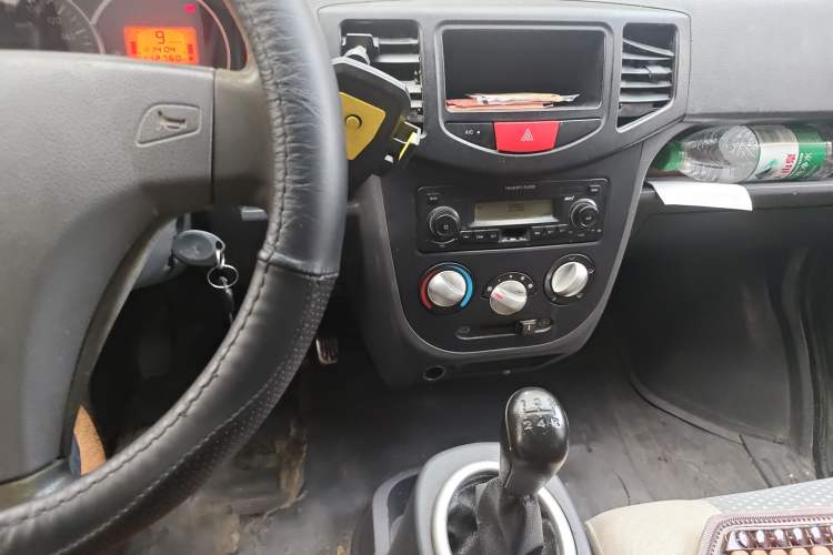 Used BAIC Weiwang 306 2013 1.2L Value Edition Basic 7-Seater A12 China IV Standard Audio And AC Panel