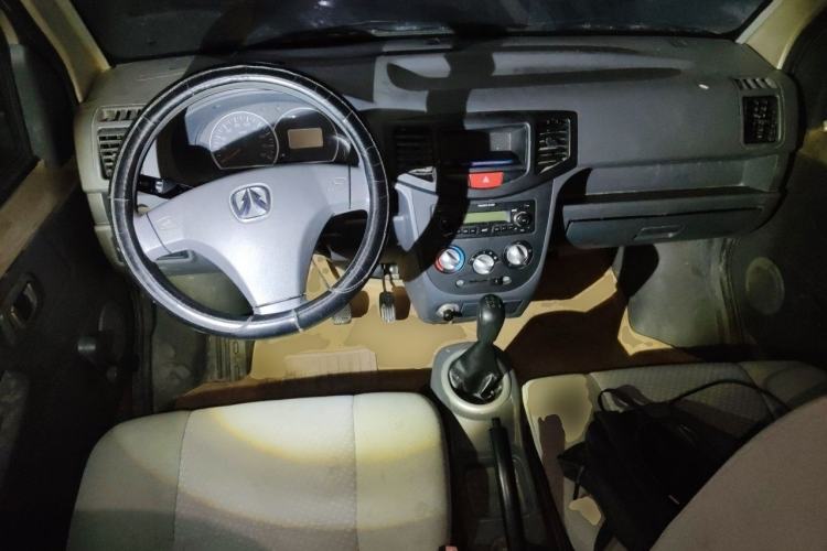 Used BAIC Weiwang 306 2013 1.2L Value Edition Basic 7-Seater A12 China IV Standard Center Console
