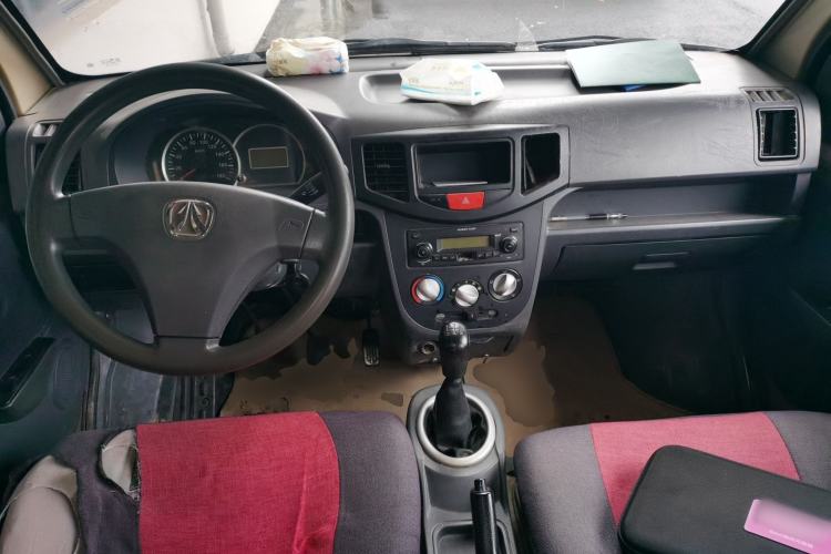 Used BAIC Weiwang 306 2013 1.2L Value Edition Comfort Type 7 Seats A12 China IV Emission Standard Center Console