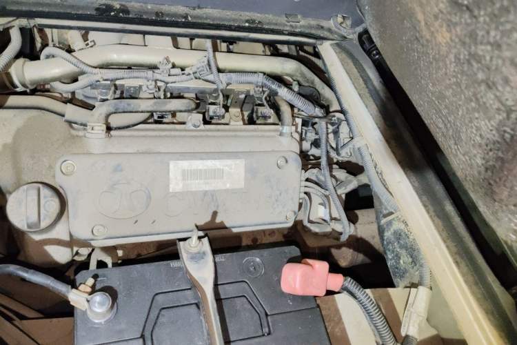 Used BAIC Weiwang 306 2013 1.2L Value Edition Basic 7-Seater A12 China IV Standard Engine Bay Left
