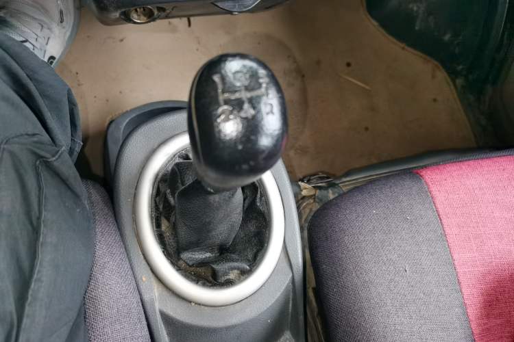 Used BAIC Weiwang 306 2013 1.2L Value Edition Comfort Type 7 Seats A12 China IV Emission Standard Gear Lever
