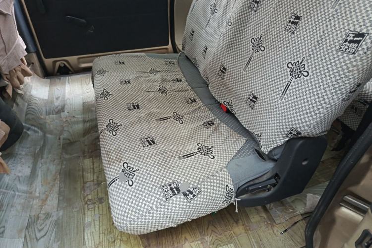 Used BAIC Weiwang 306 2013 1.2L Value Edition Basic 7-Seater A12 China IV Standard Left Rear Seat