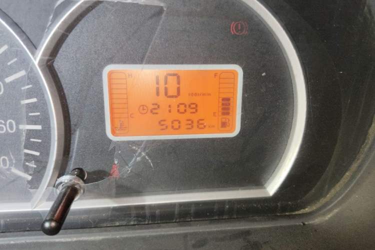 Used BAIC Weiwang 306 2013 1.2L Value Edition Basic 7-Seater A12 China IV Standard Odometer Close Up