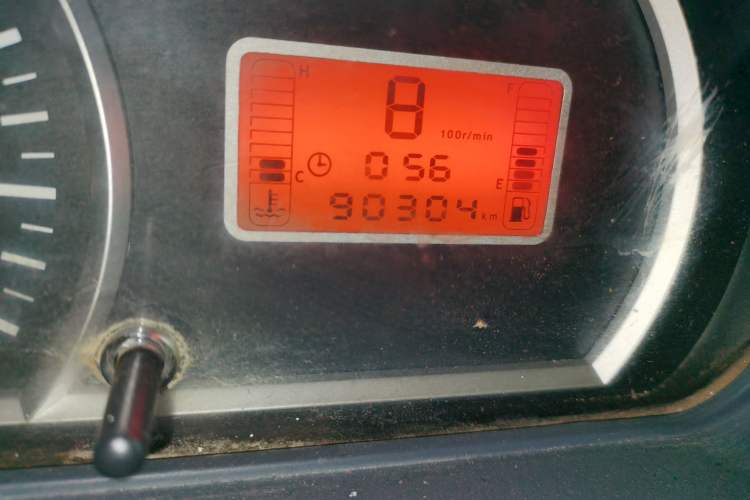 Used BAIC Weiwang 306 2013 1.2L Value Edition Comfort Type 7 Seats A12 China IV Emission Standard Odometer Close Up