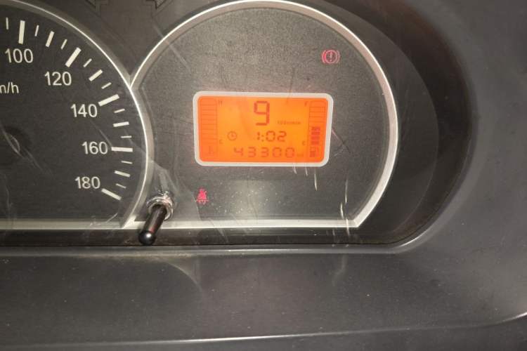 Used BAIC Weiwang 306 2013 1.2L Value Edition Basic 7-Seater A12 China IV Standard Odometer Close Up