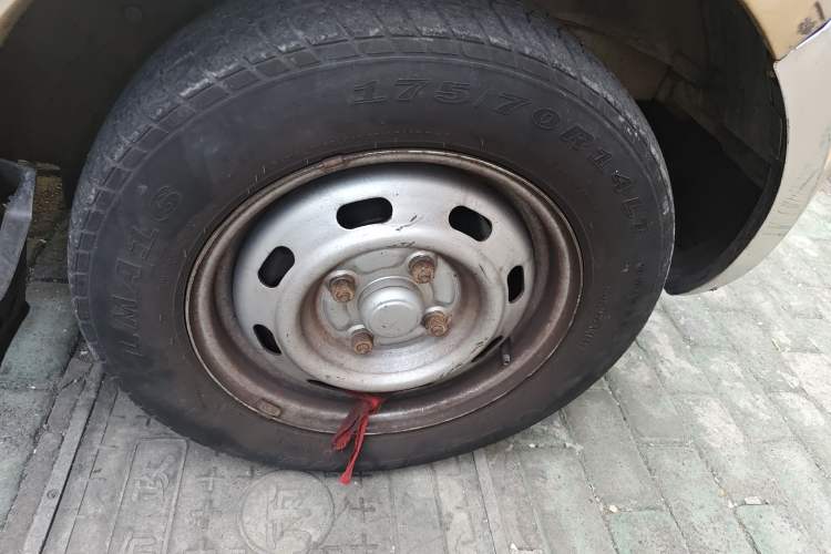Used BAIC Weiwang 306 2013 1.2L Value Edition Basic 7-Seater A12 China IV Standard Right Front Wheel Hub