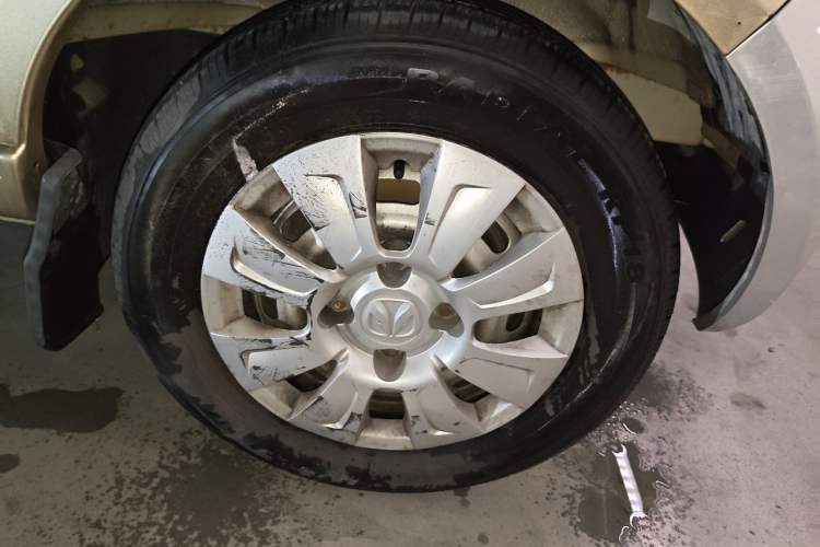 Used BAIC Weiwang 306 2013 1.2L Value Edition Basic 7-Seater A12 China IV Standard Right Front Wheel Hub