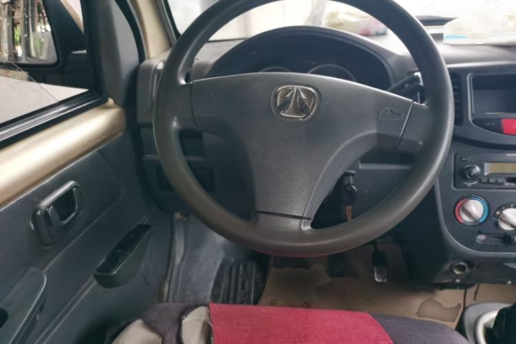 Used BAIC Weiwang 306 2013 1.2L Value Edition Comfort Type 7 Seats A12 China IV Emission Standard Steering Wheel