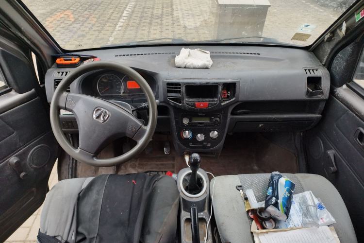 Used BAIC Weiwang 306 2014 1.2L Value Edition Van Basic Type 5 Seats A12 China IV Emission Standard Center Console
