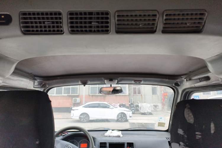 Used BAIC Weiwang 306 2014 1.2L Value Edition Van Basic Type 5 Seats A12 China IV Emission Standard Headliner