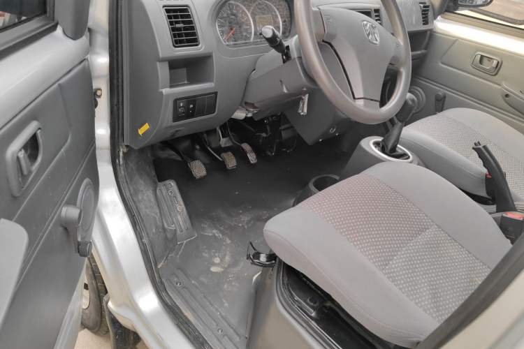 Used BAIC Weiwang 306 2014 1.2L Value Edition Van Basic Model 2 Seats A12 China V Emission Standard Driver Seat