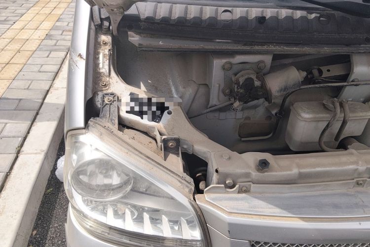Used BAIC Weiwang 306 2014 1.2L Value Edition Van Basic Type 5 Seats A12 China IV Emission Standard Engine Bay Right