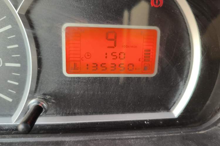 Used BAIC Weiwang 306 2014 1.2L Value Edition Van Comfort Type 2 Seats A12 China V Emission Standard Odometer Close Up