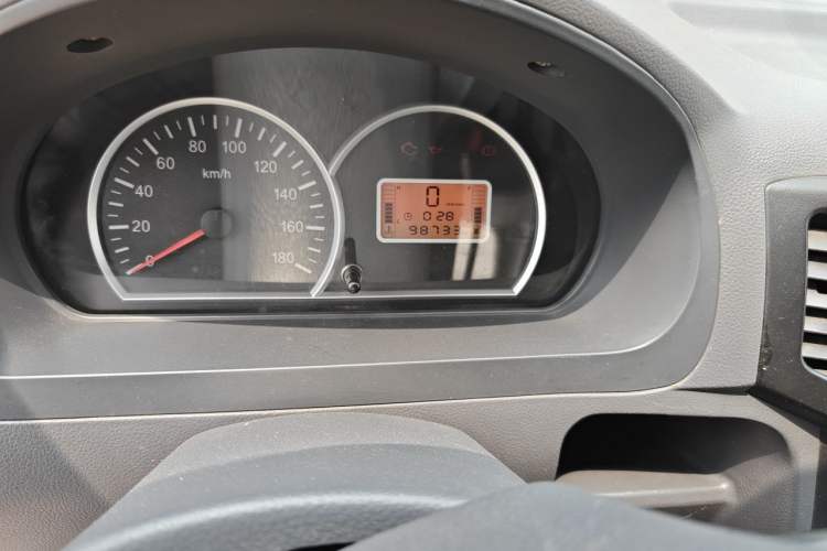 Used BAIC Weiwang 306 2014 1.2L Value Edition Van Basic Type 2 Seats A12 China IV Emission Standard Odometer Close Up