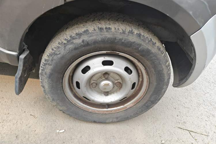 Used BAIC Weiwang 306  Right Front Wheel Hub