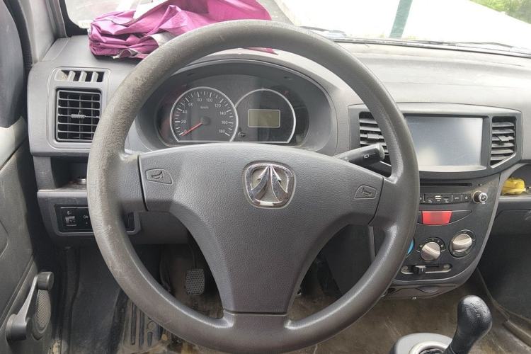 Used BAIC Weiwang 306 2014 1.2L Value Edition Van Basic Type 5 Seats A12 China IV Emission Standard Steering Wheel