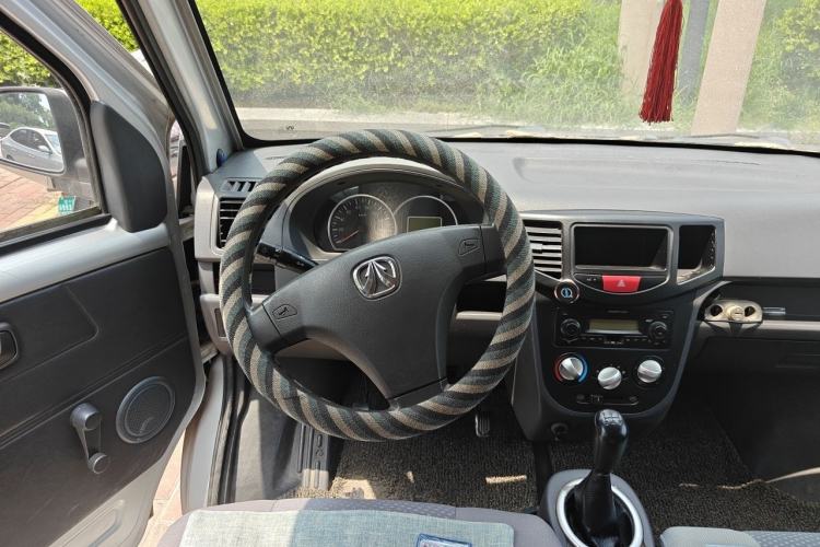 Used BAIC Weiwang 306 2014 1.2L Value Edition Van Basic Type 2 Seats A12 China IV Emission Standard Steering Wheel