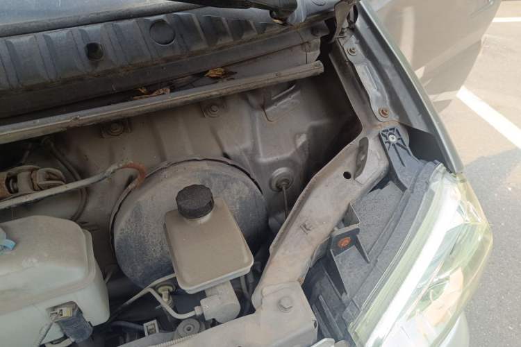 Used BAIC Weiwang 306 2016 1.0L Basic Version 7-Seater LJ465 Engine Bay Left
