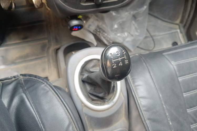 Used BAIC Weiwang 306 2016 1.0L Basic Version 7-Seater LJ465 Gear Lever