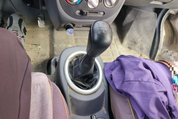 Used BAIC Weiwang 306 2016 1.2L Basic Version 7 Seats A12 China IV Emission Standard Gear Lever