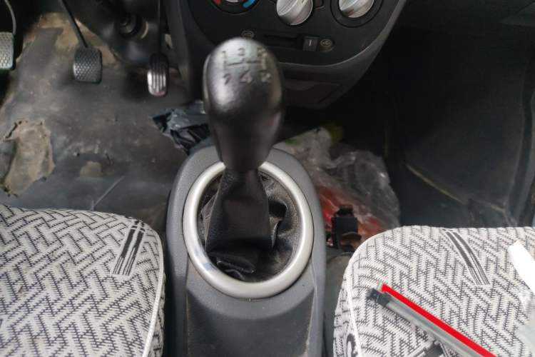 Used BAIC Weiwang 306 2016 1.2L Basic Version 7 Seats A12 China V Emission Standard Gear Lever