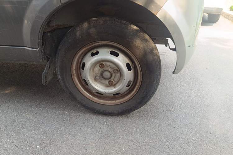 Used BAIC Weiwang 306 2016 1.0L Basic Version 7-Seater LJ465 Right Front Wheel Hub