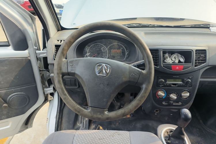 Used BAIC Weiwang 306 2016 1.2L Basic Version 7 Seats A12 China V Emission Standard Steering Wheel