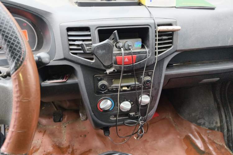 Used BAIC Weiwang 306 2016 1.2L Basic Version 7 Seats A12 China IV Emission Standard Audio And AC Panel