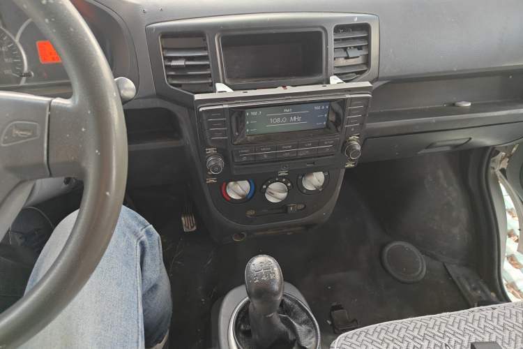 Used BAIC Weiwang 306 2016 1.2L Basic Version 7 Seats A12 China V Emission Standard Audio And AC Panel