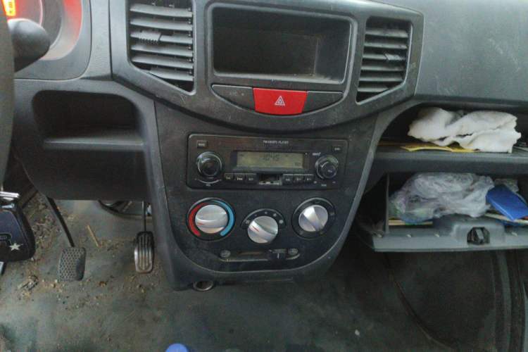 Used BAIC Weiwang 306 2016 1.2L Comfort Version 5 Seats A12 China IV Emission Standard Audio And AC Panel