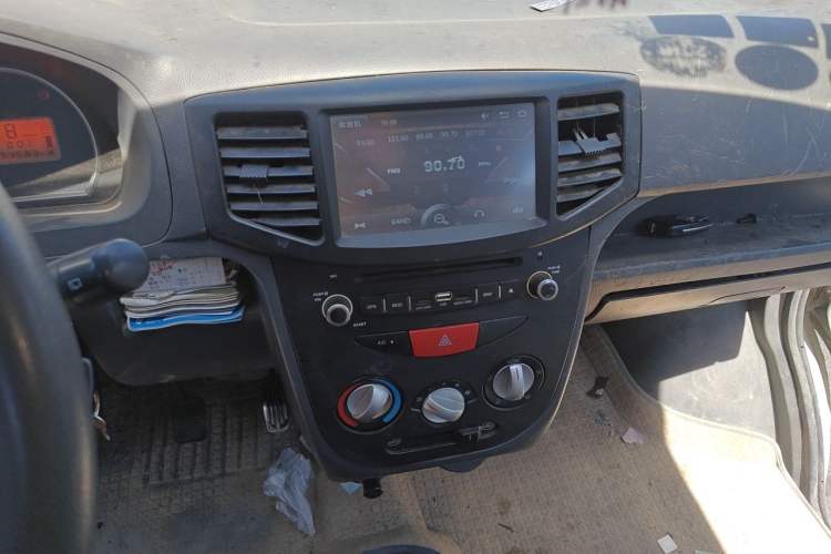 Used BAIC Weiwang 306 2016 1.2L Comfort Version 7 Seats A12 China V Emission Standard Audio And AC Panel
