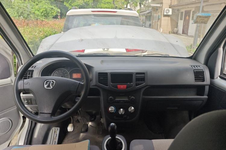 Used BAIC Weiwang 306 2016 1.2L Basic Version 7 Seats A12 China IV Emission Standard Center Console