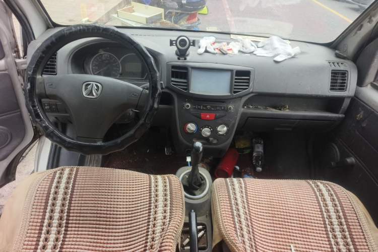 Used BAIC Weiwang 306 2016 1.2L Basic Version 7 Seats A12 China V Emission Standard Center Console