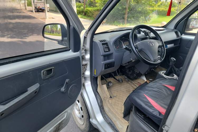 Used BAIC Weiwang 306 2016 1.0L Basic Version 7-Seater LJ465 Driver Seat