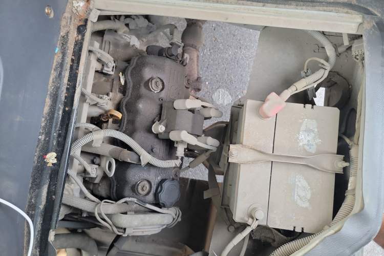 Used BAIC Weiwang 306 2016 1.0L Basic Version 7-Seater LJ465 Engine Bay Left