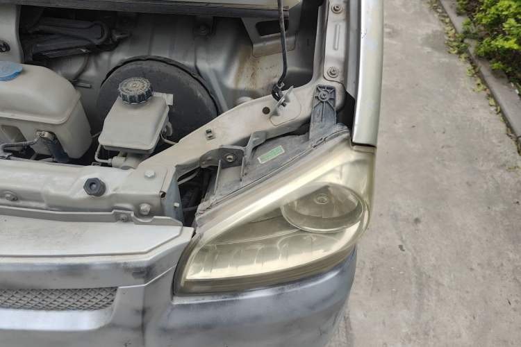 Used BAIC Weiwang 306 2016 1.2L Basic Version 7 Seats A12 China IV Emission Standard Engine Bay Left