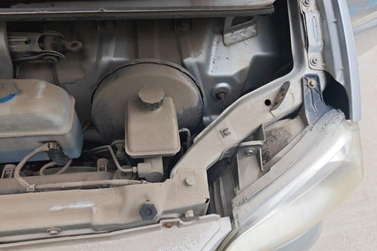 Used BAIC Weiwang 306 2016 1.0L Basic Version 7-Seater LJ465 Engine Bay Left