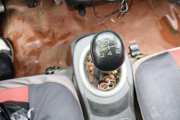 Used BAIC Weiwang 306 2016 1.2L Basic Version 7 Seats A12 China IV Emission Standard Gear Lever