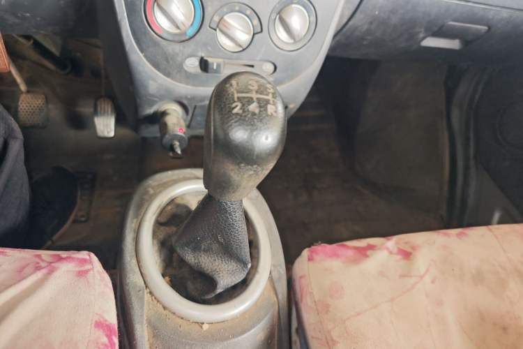 Used BAIC Weiwang 306 2016 1.0L Basic Version 7-Seater LJ465 Gear Lever