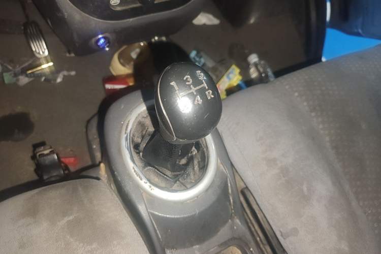 Used BAIC Weiwang 306 2016 1.2L Basic Version 7 Seats A12 China IV Emission Standard Gear Lever